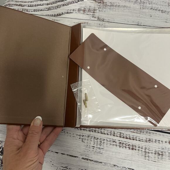 3pc Lot of Walt Disney World & Adventures by Disney Photo Scrap Books 2015 2018 - Picture 4 of 16